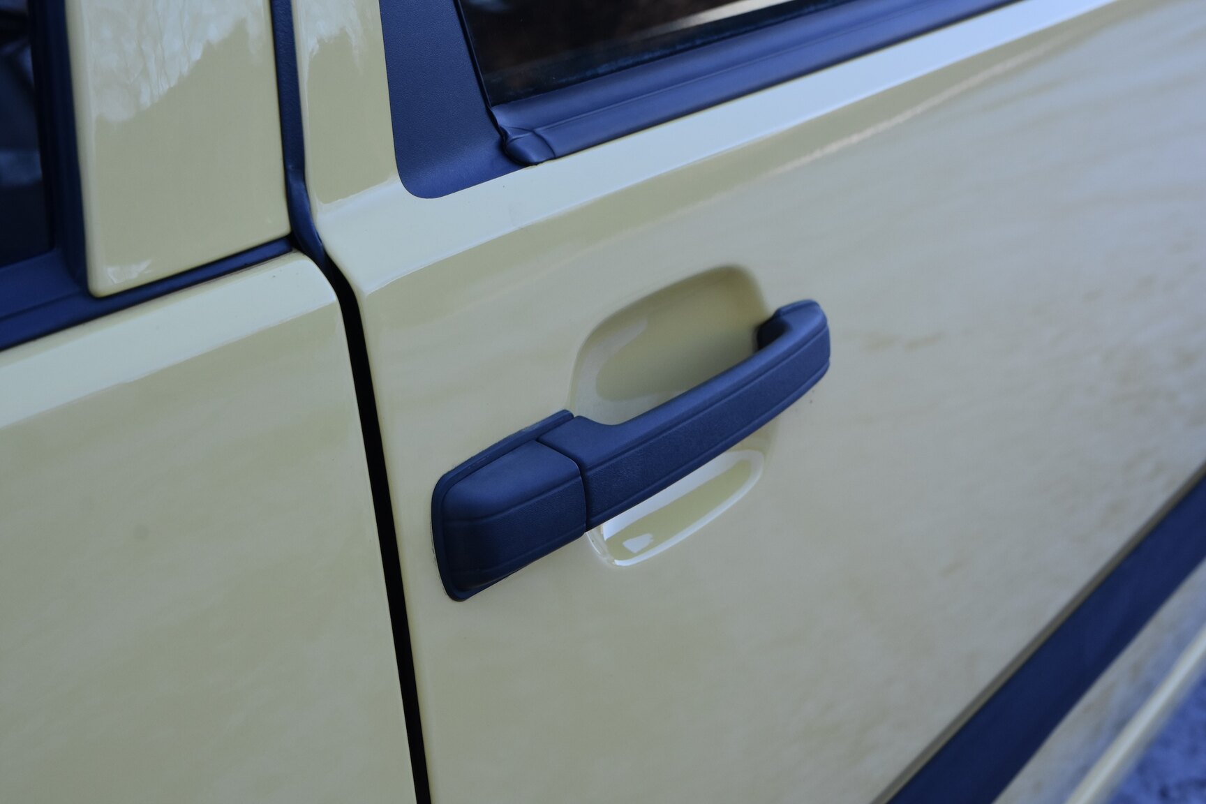 Exterior image of 1995 Volvo 850 T-5R Kombi