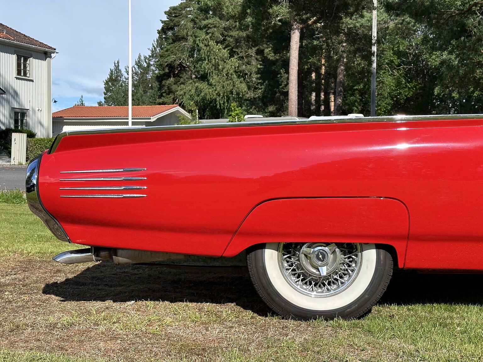 Exteriörbild på 1961 Ford Thunderbird Convertible