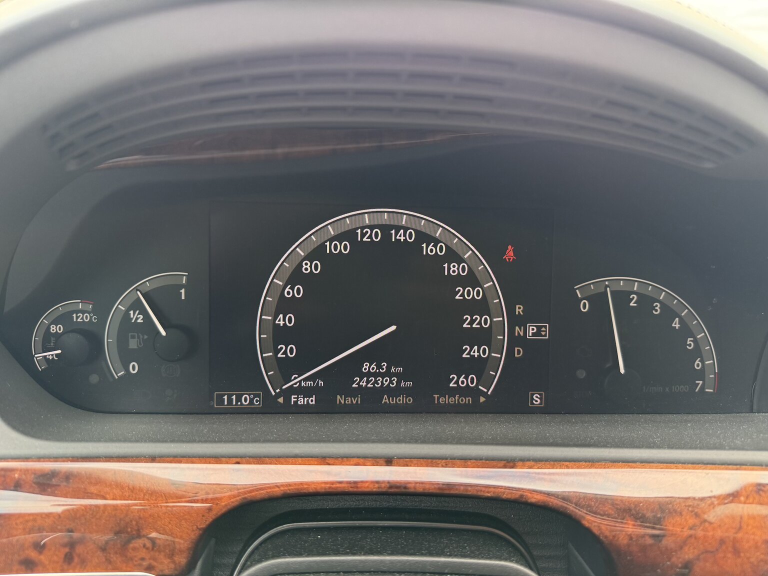 Interior image of 2007 Mercedes-Benz S 500 L 4Matic 7G-Tronic