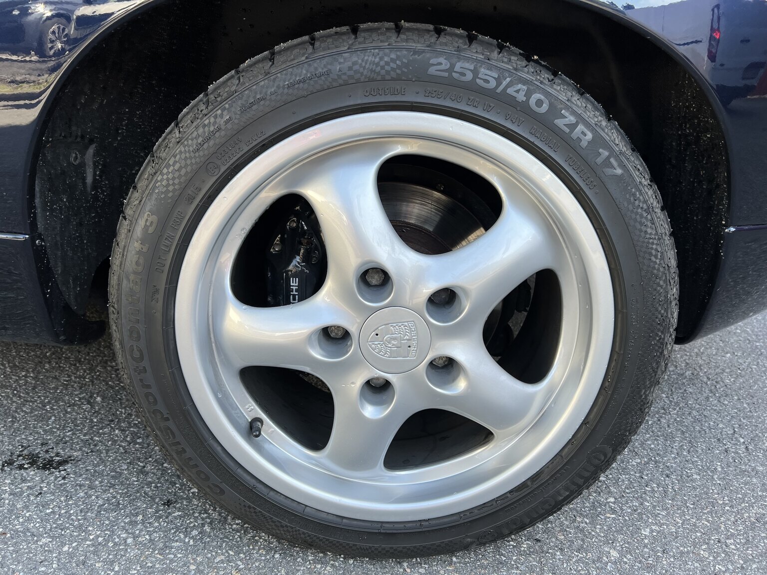 Exterior image of 1993 Porsche 928 GTS