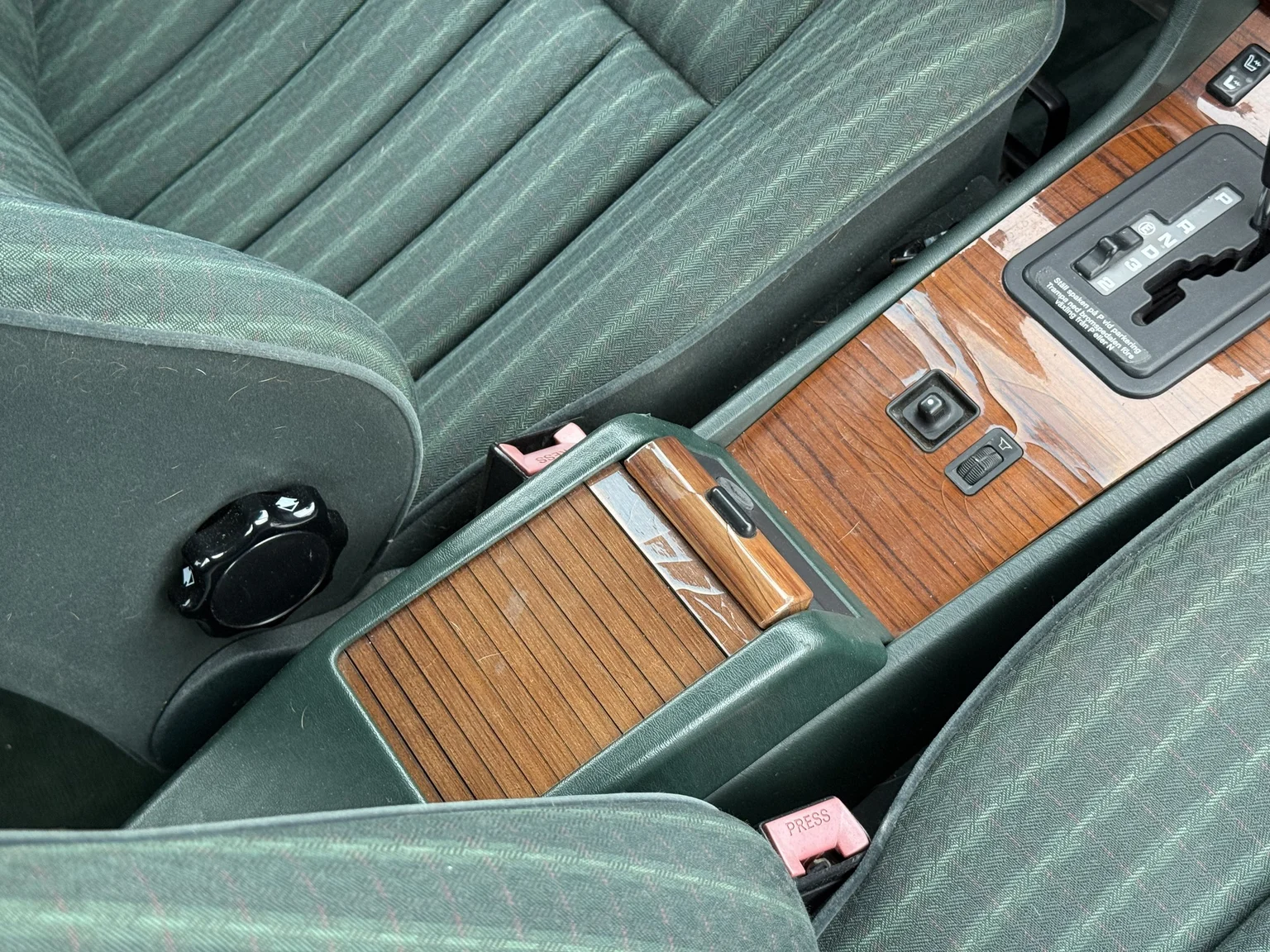 Innenraumfoto von 1991 Mercedes-Benz 300 E 4MATIC (40)