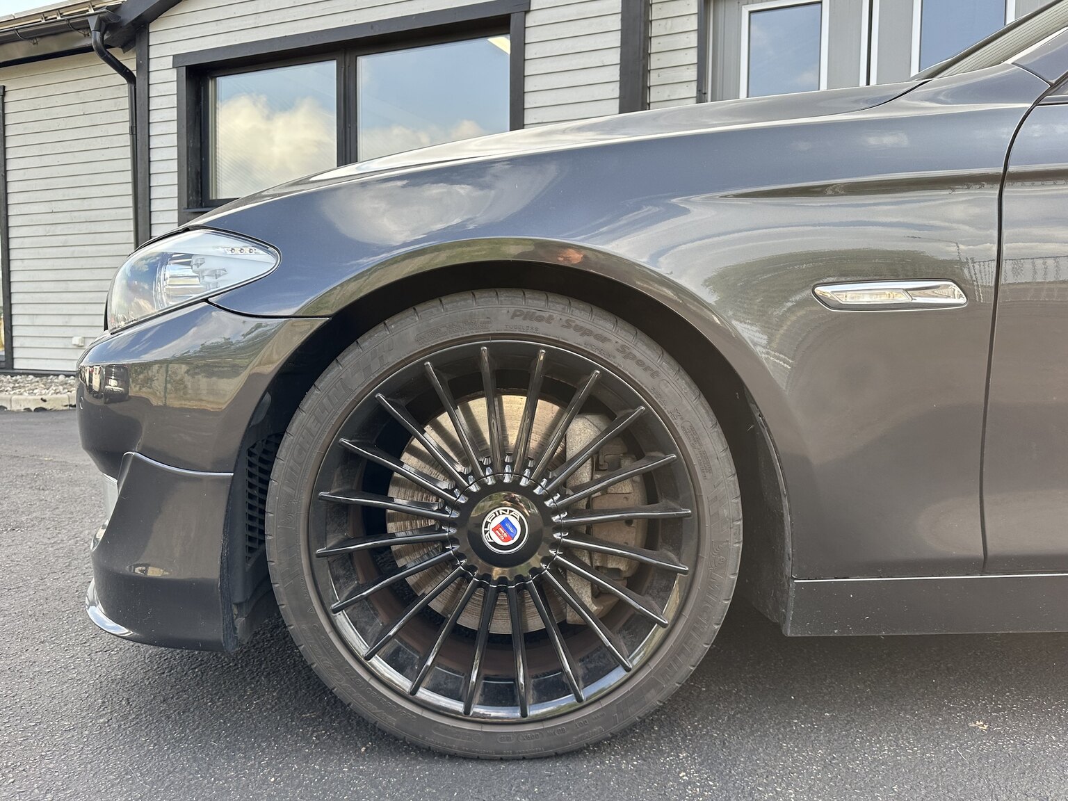 Exteriörbild på 2011 ALPINA B5 Bi-Turbo Touring Switch-Tronic