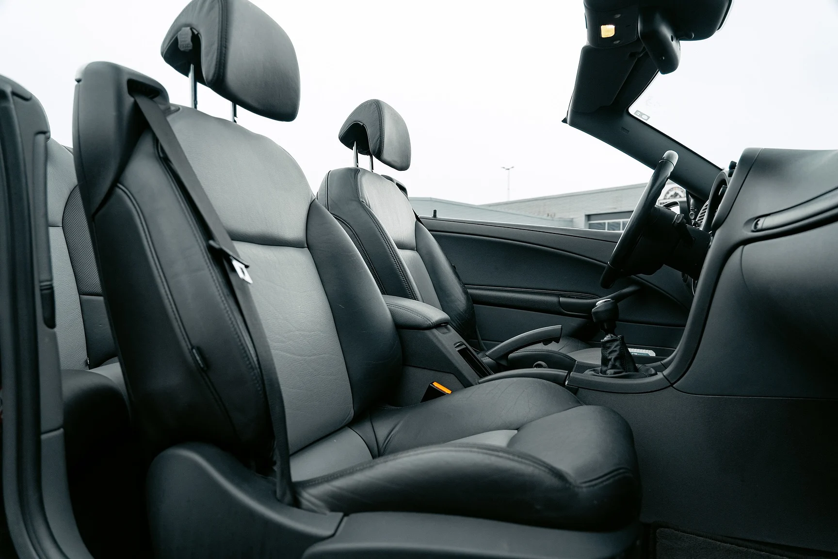 Innenraumfoto von 2004 SAAB 9-3 Aero 2.0T Cabriolet (27)