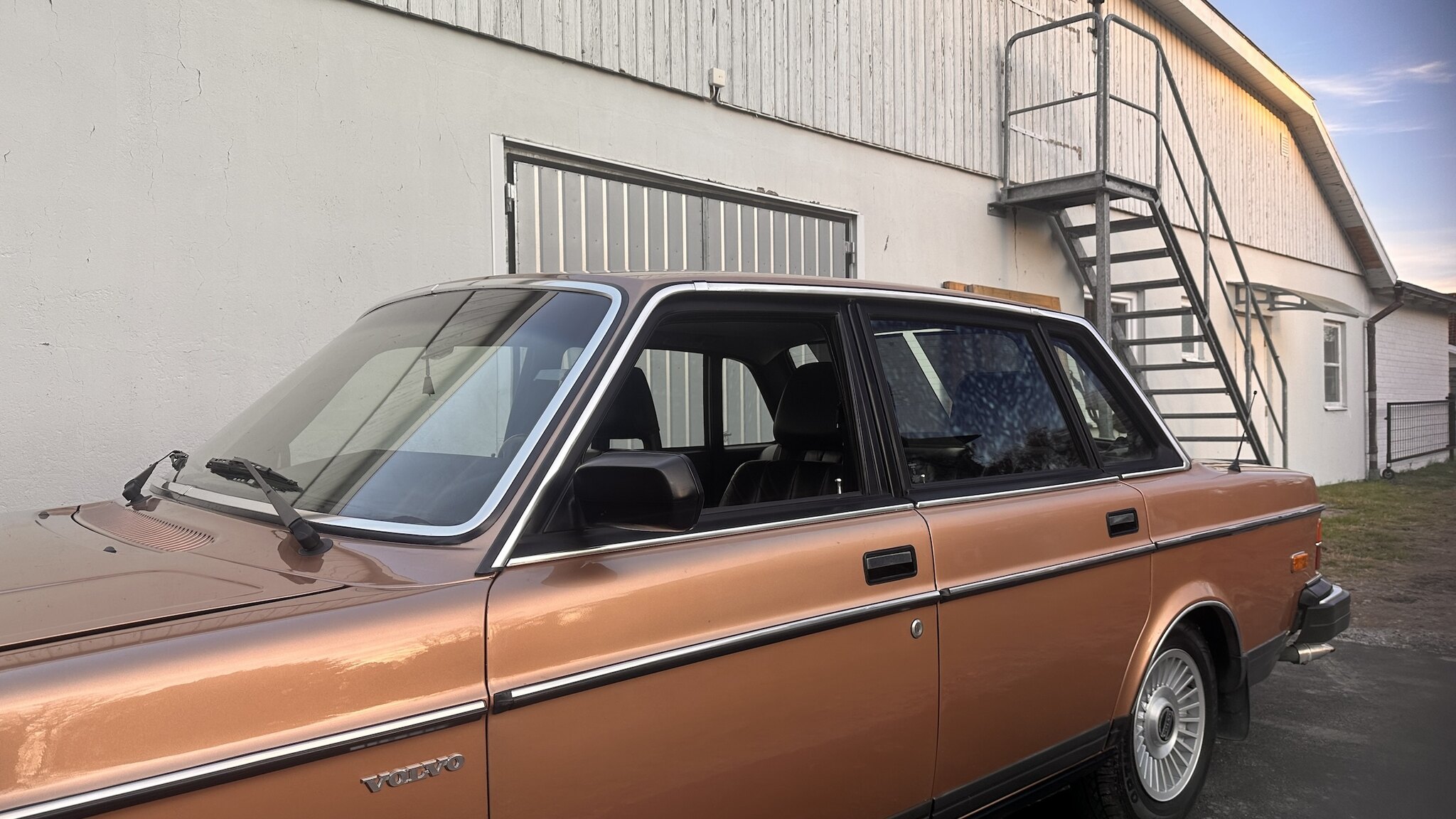 Exteriörbild på 1981 Volvo 244 GLE D6