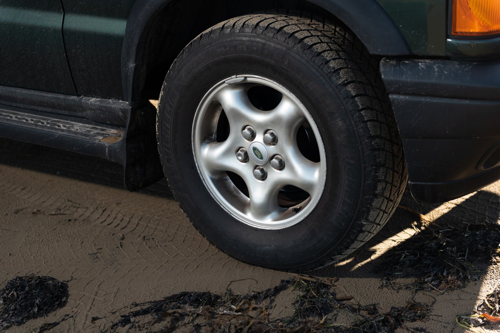 Exterior image of 1999 Land Rover Discovery 4.0 V8