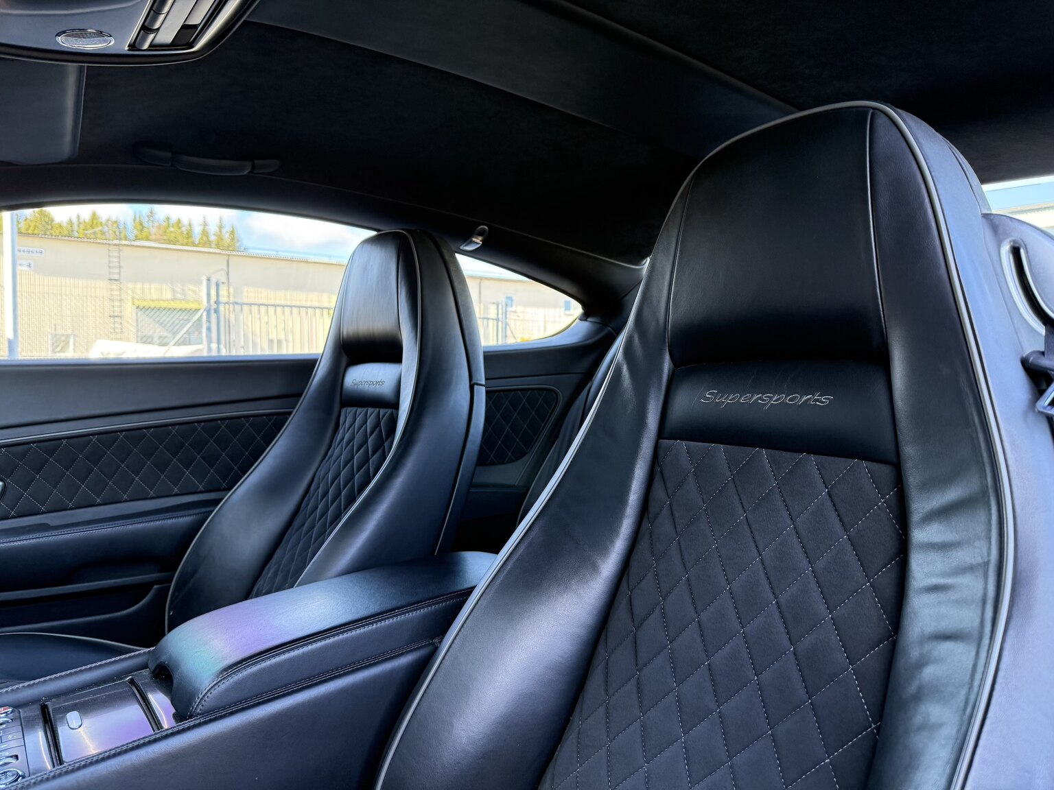 Interiörbild 2011 Bentley Continental Supersports