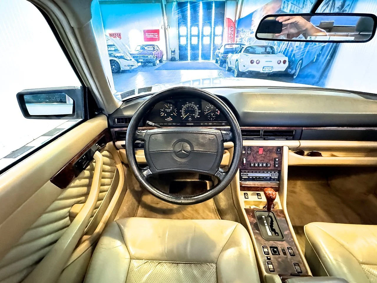 Bild von 1991 Mercedes-Benz S560 (34)