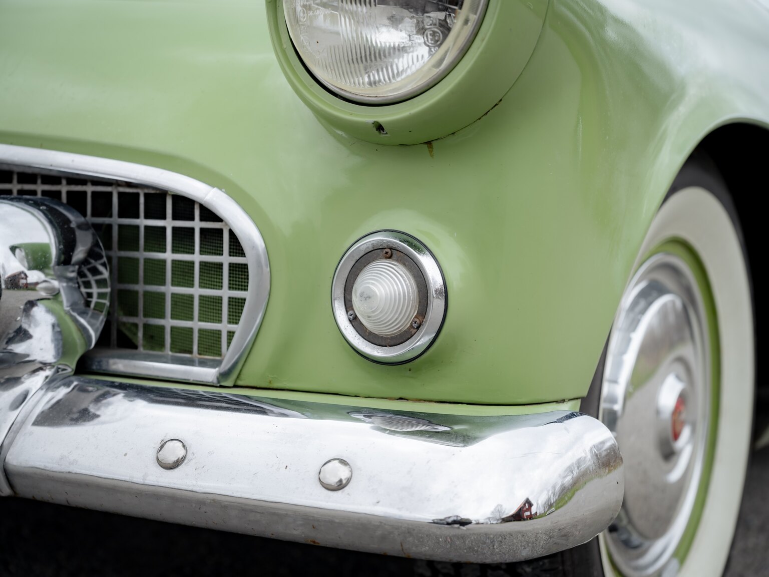 Exteriörbild på 1956 Ford Thunderbird (100)