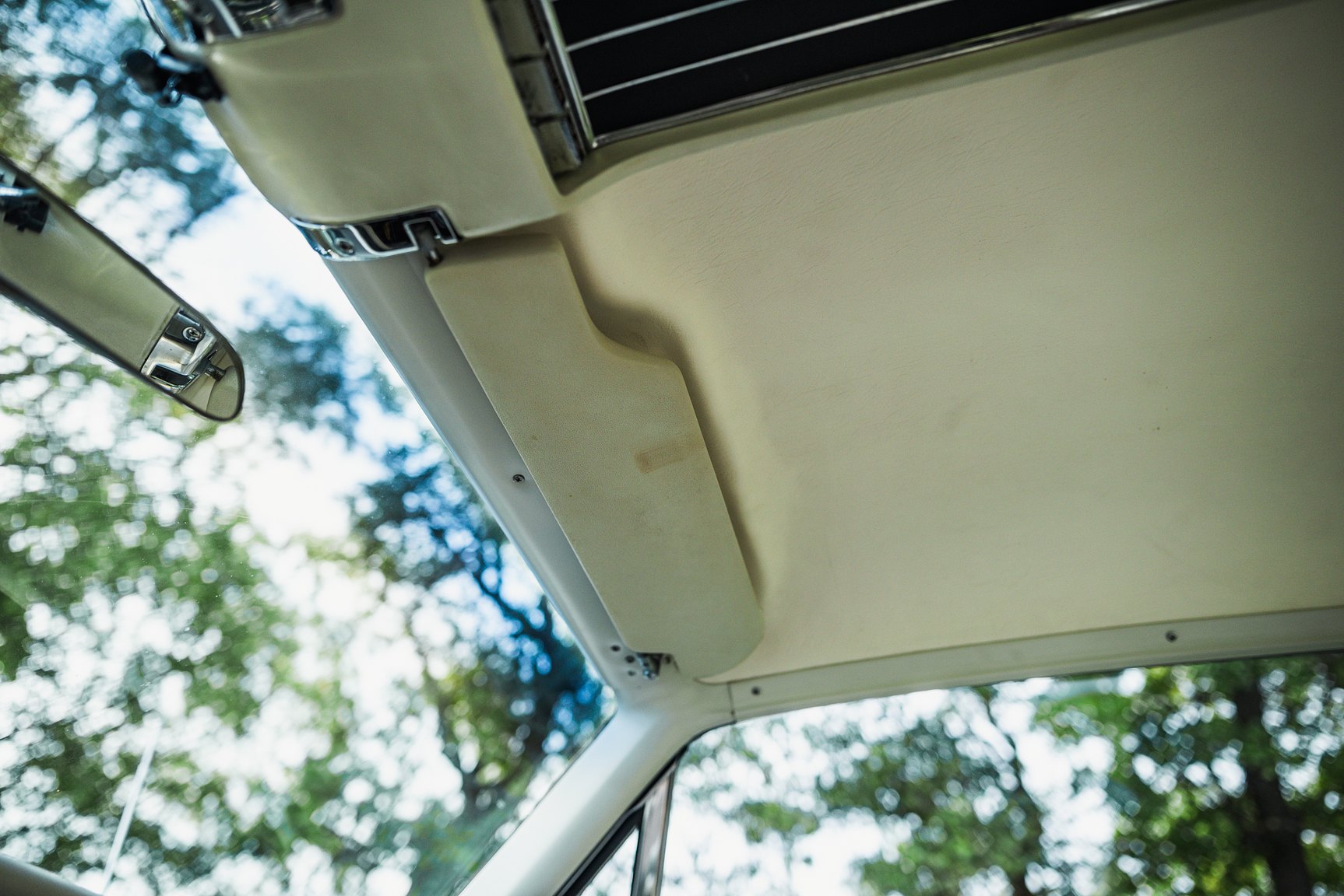 Innenraumfoto von 1966 Ford Thunderbird Town Hardtop
