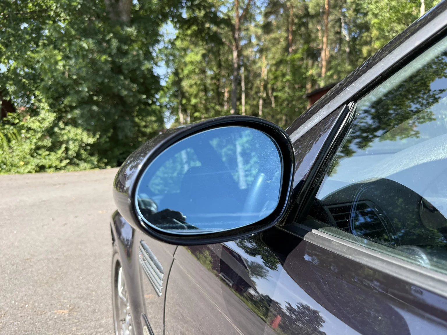 Exterior image of 2004 BMW M3 Coupé (49)
