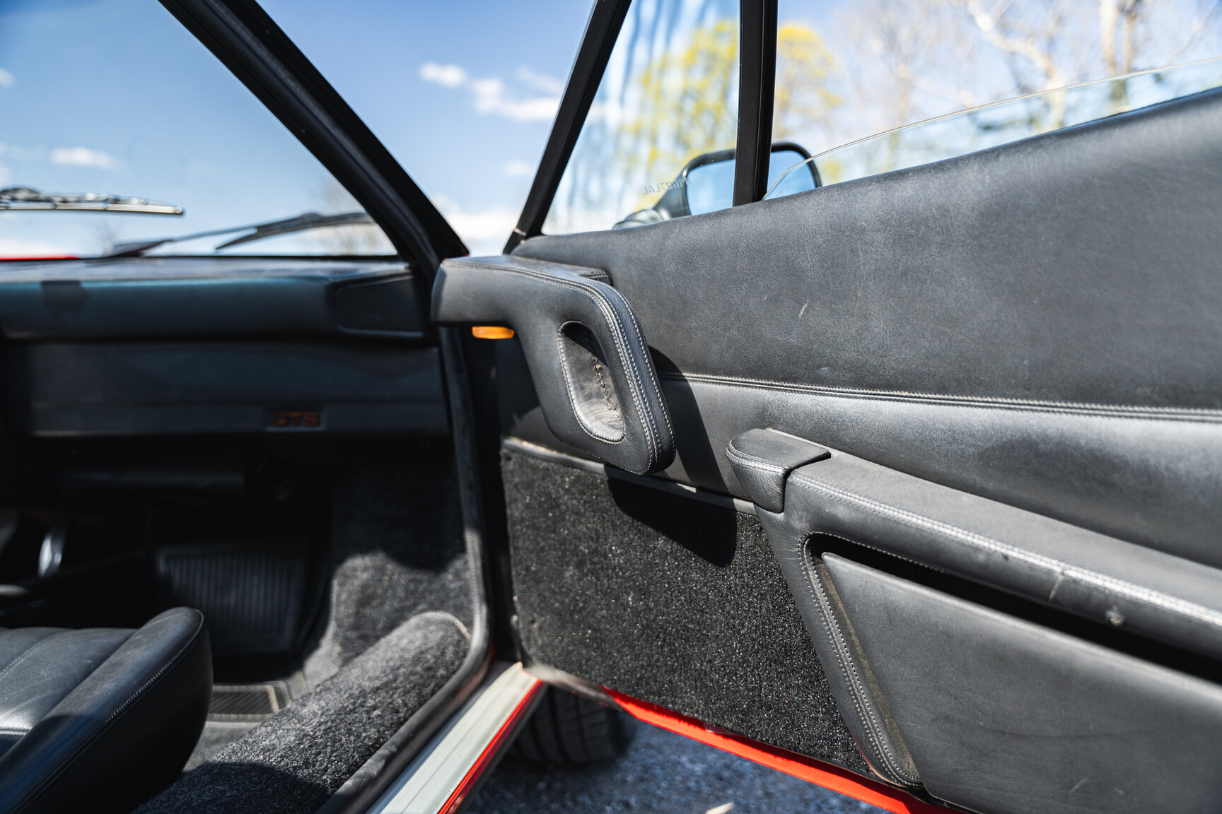 Interiörbild 1989 Ferrari 328 GTS