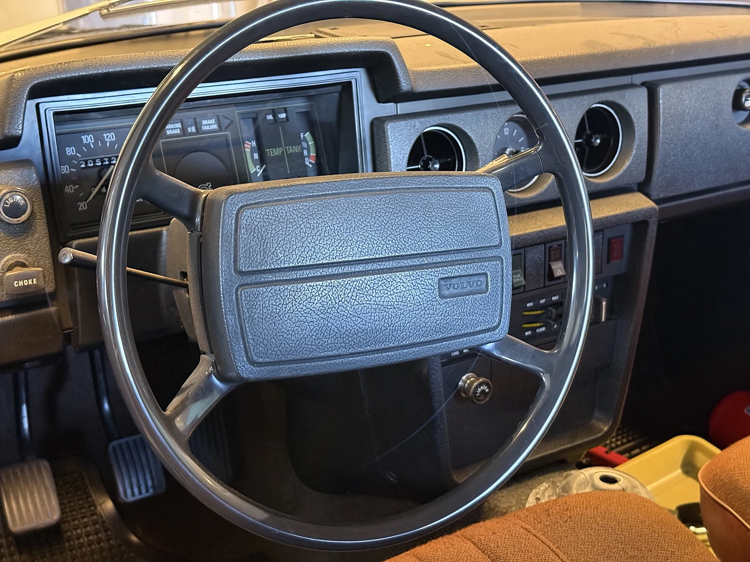 Innenraumfoto von 1973 Volvo 142 2.0 Deluxe (2)