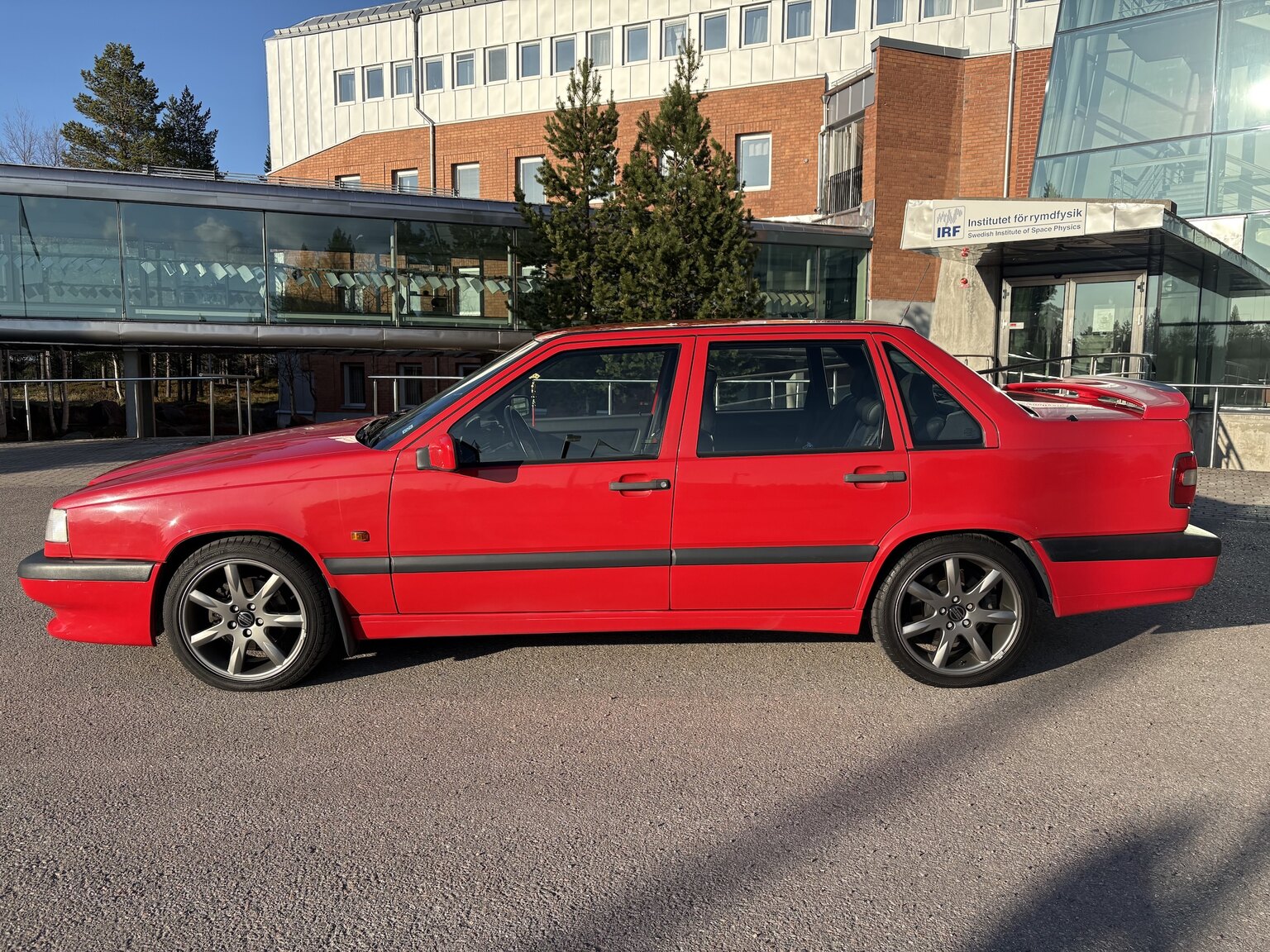 Exterior image of 1996 Volvo 850 R