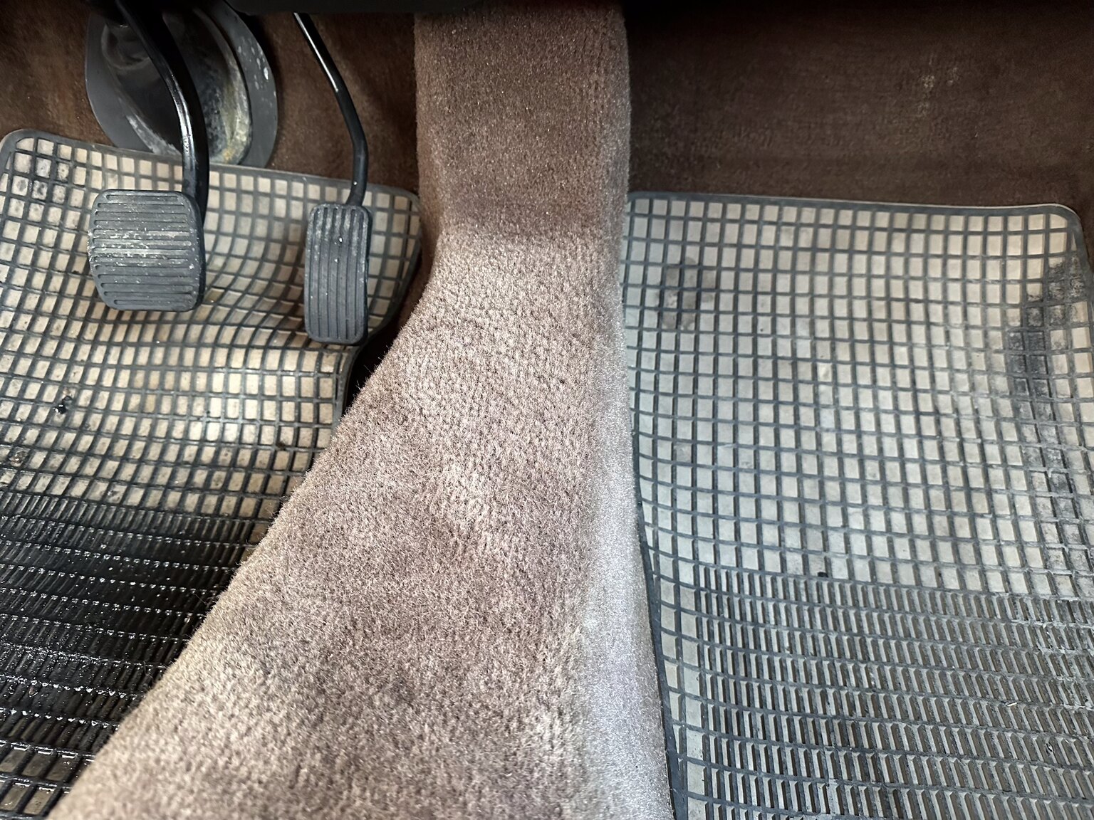 Interior image of 1984 Saab 900 GL (25)