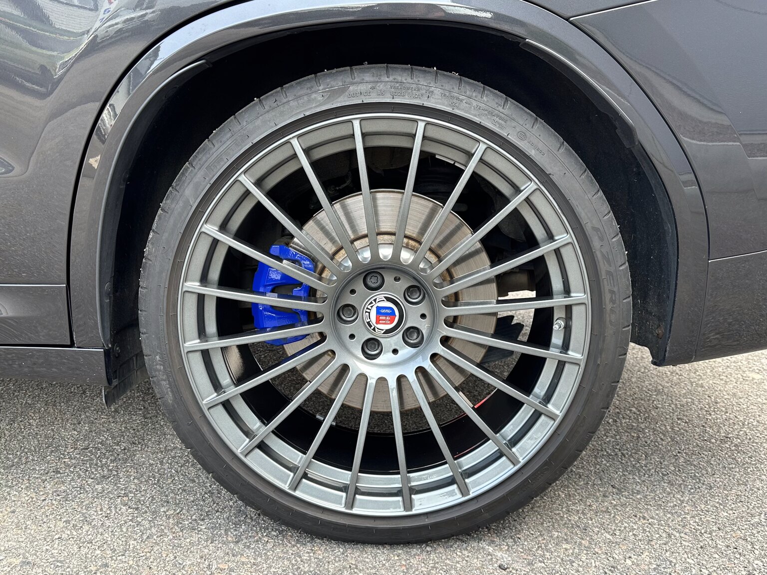 Exterior image of 2022 ALPINA XD3