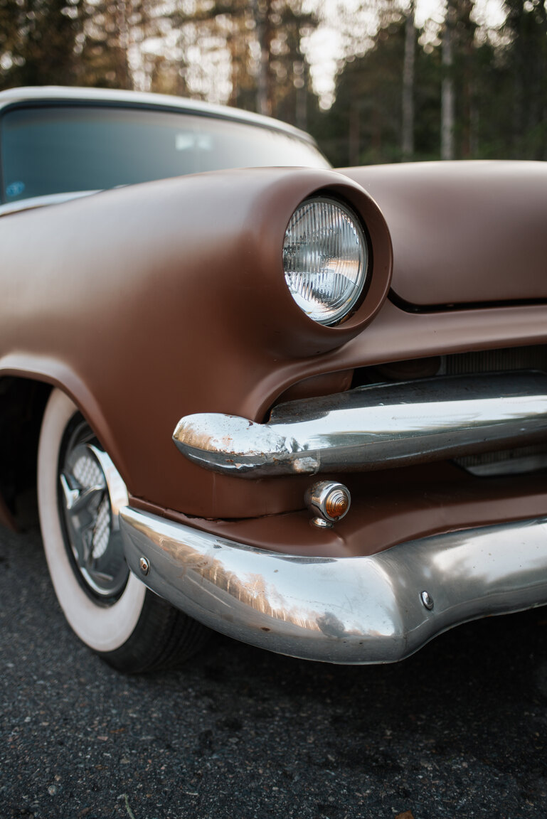 Exterior image of 1953 Ford Mainliner Custom