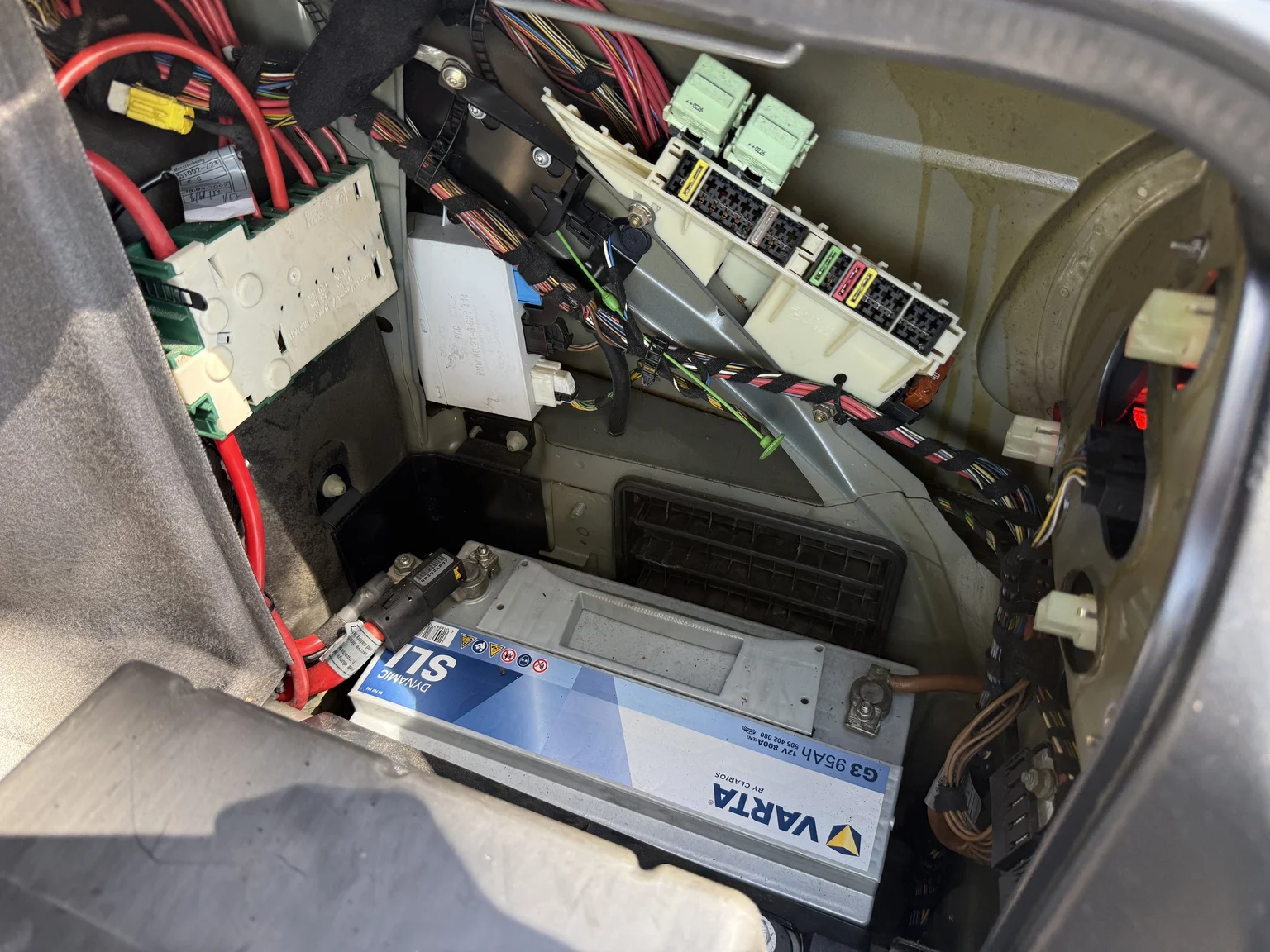 Interior image of 2003 BMW 525d Sedan (96)