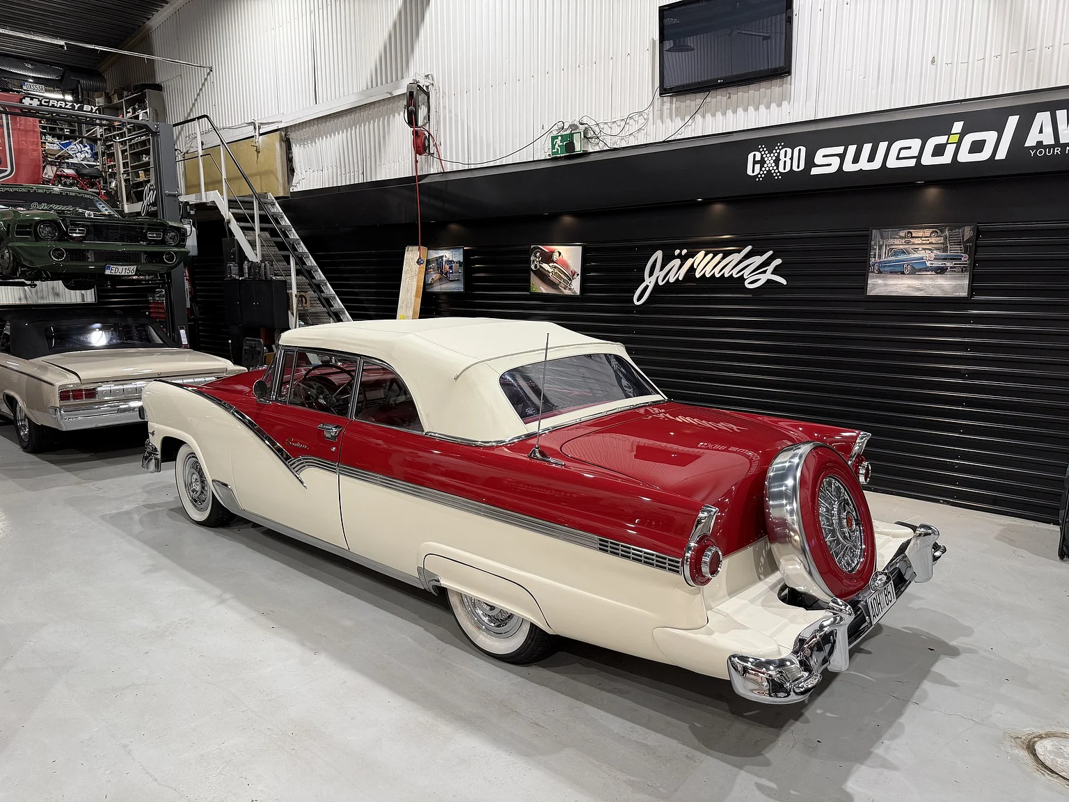 Aussenfoto 1956 Ford Fairlane Sunliner V8 5.1 (92)