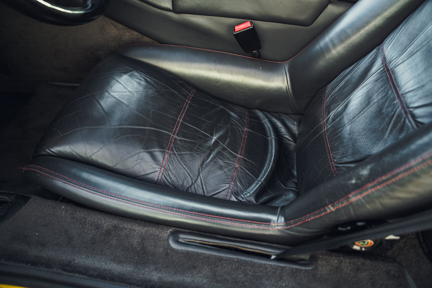 Interior image of 1989 Lotus Esprit Turbo SE