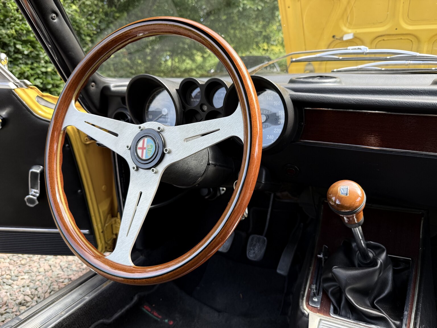 Interior image of 1974 Alfa Romeo GT 1600 Junior