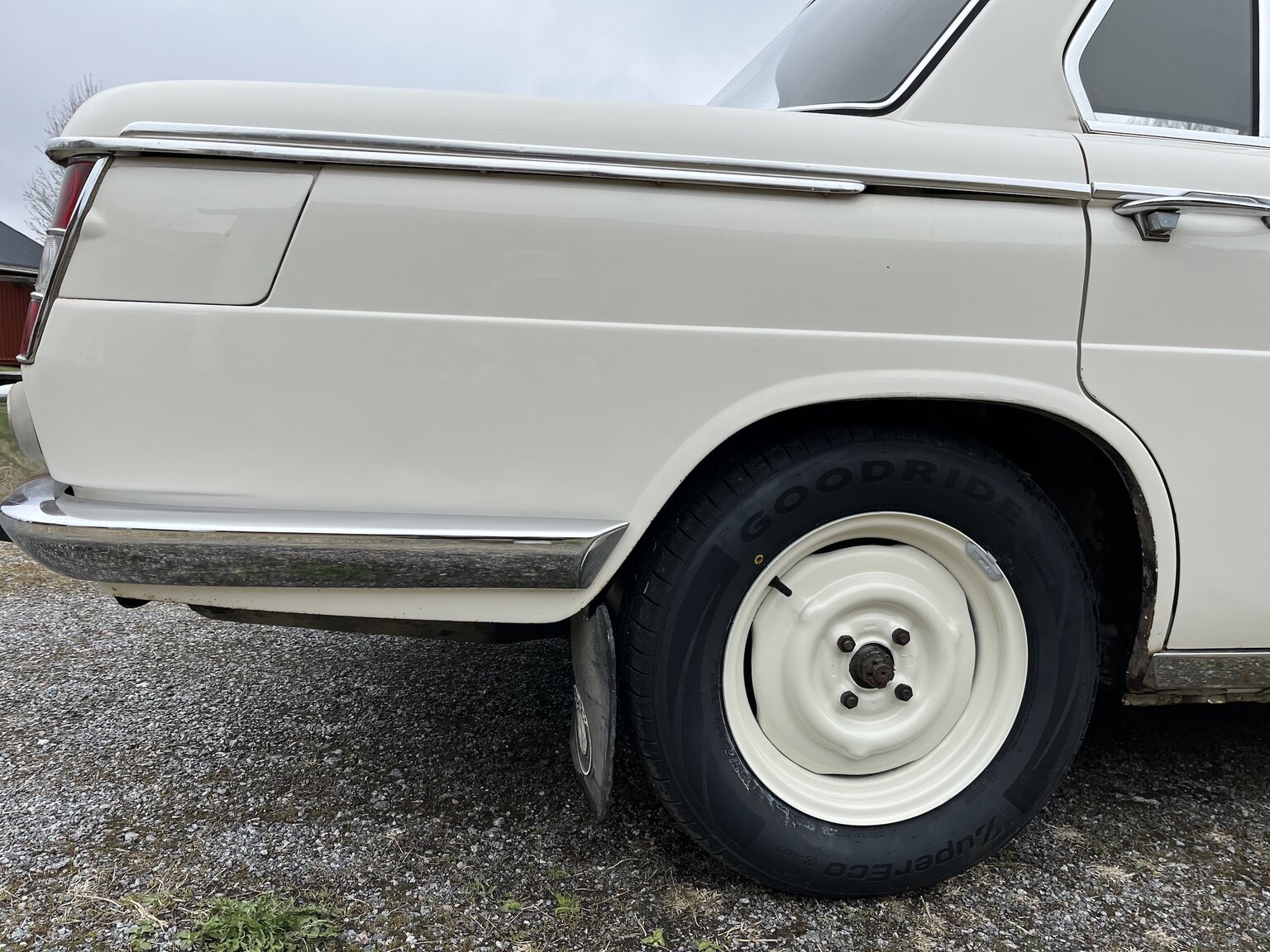 Exterior image of 1965 BMW 1800
