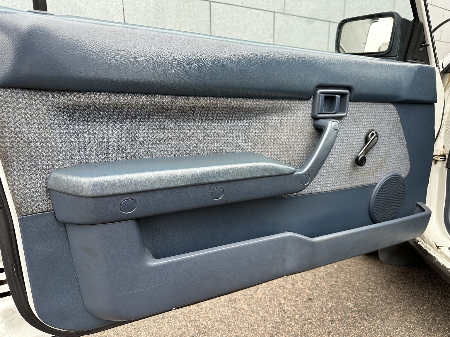 Innenraumfoto von 1988 Nissan Sunny (6)