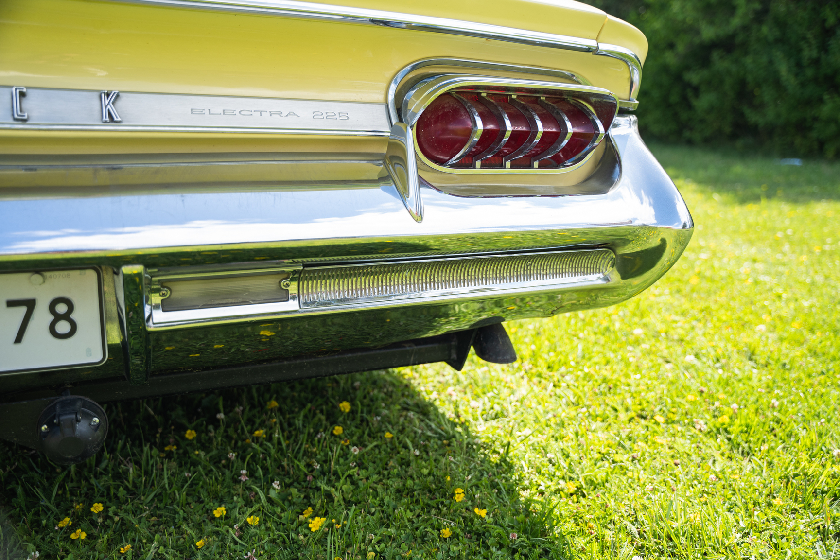 Exterior image of 1961 Buick Electra 225 cab (49)