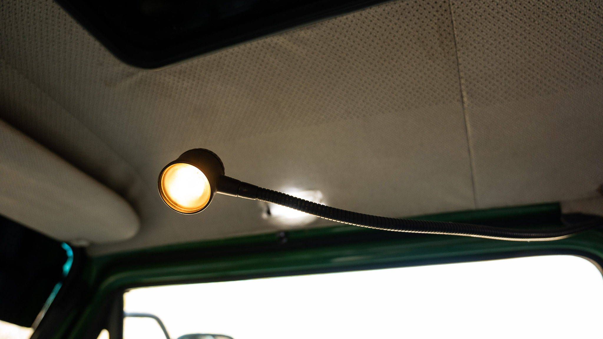 Interior image of 1992 Volkswagen T3 Kombi Syncro 16" Westfalia