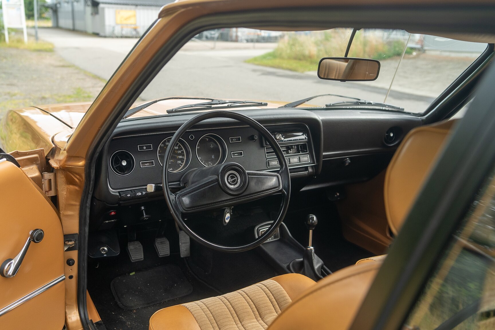 Innenraumfoto von 1975 Ford Capri 1600