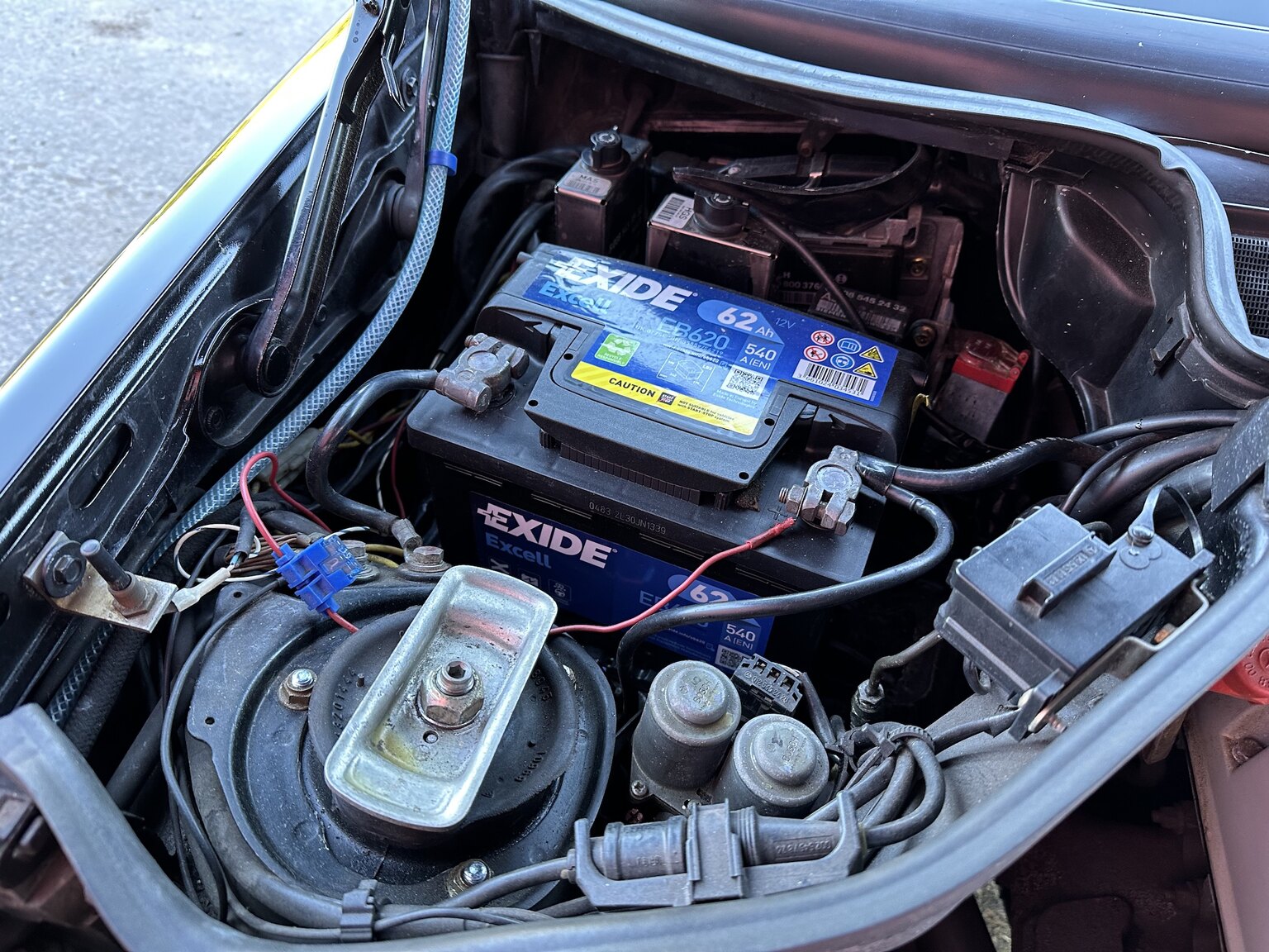 Image of 1990 Mercedes-Benz 300 CE 24V mechanics