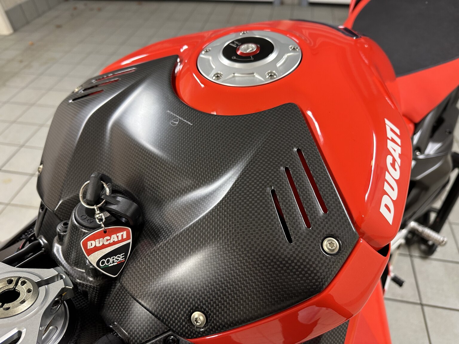 Aussenfoto 2021 Ducati Superleggera V4 23/500