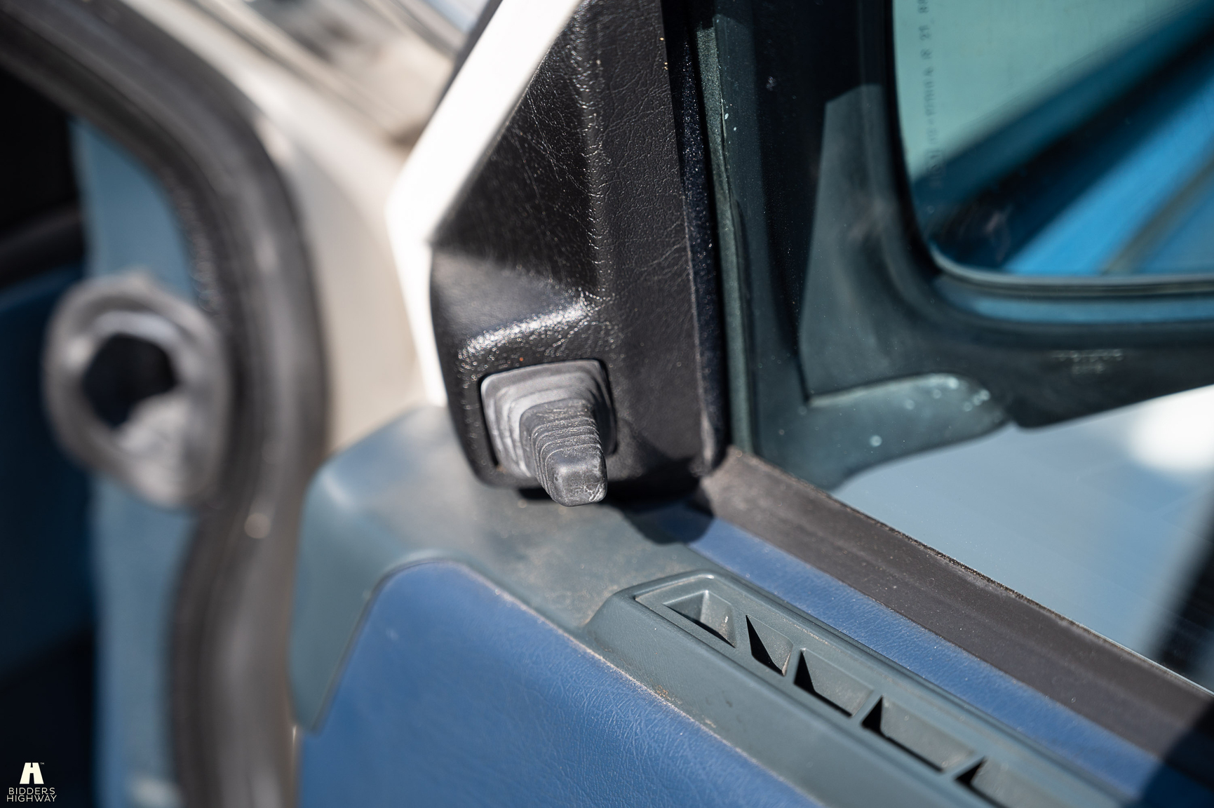 Interior image of 1988 Volvo 740 GL (30)