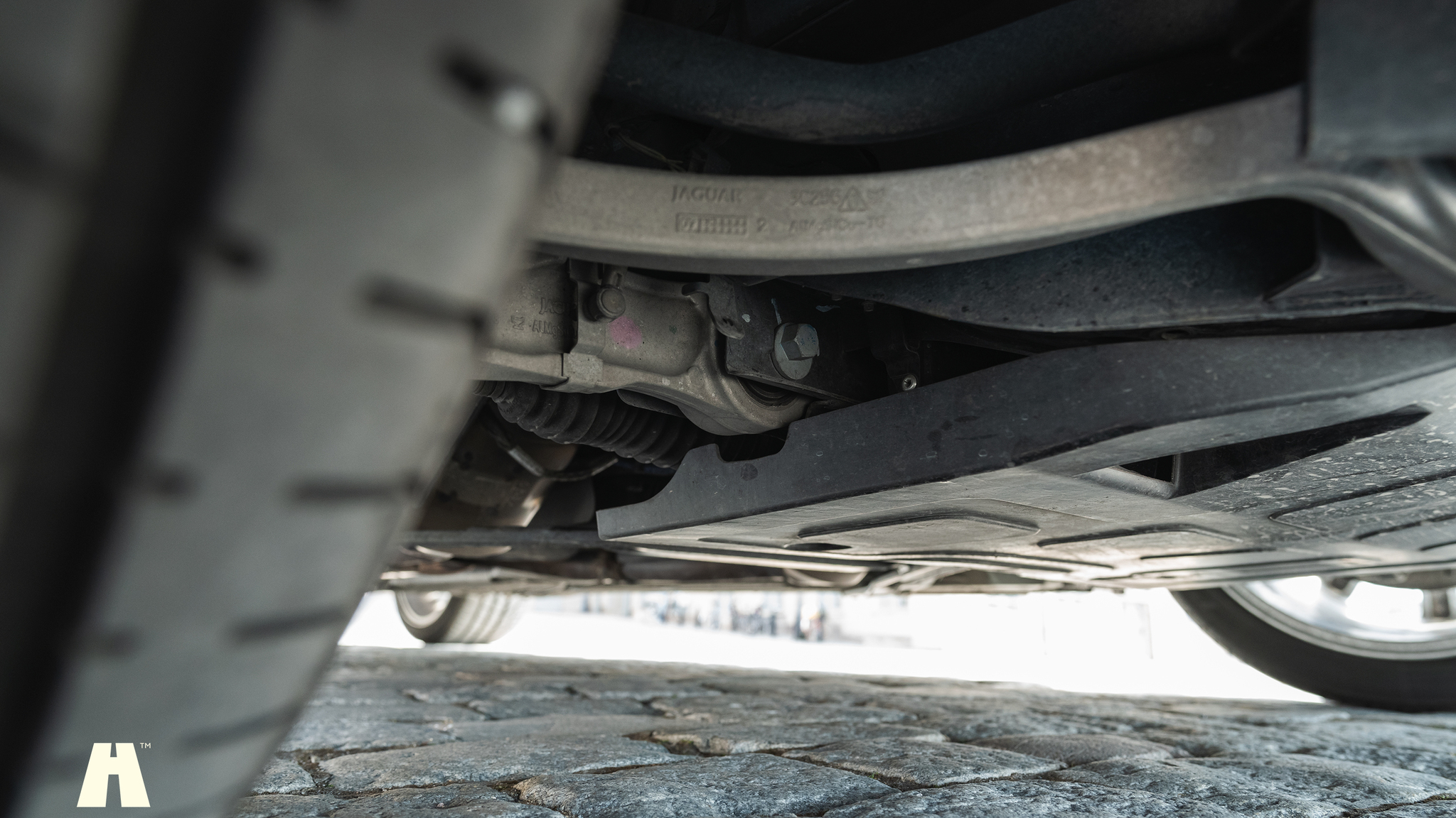 Image of 2008 Jaguar XKR (58) mechanics