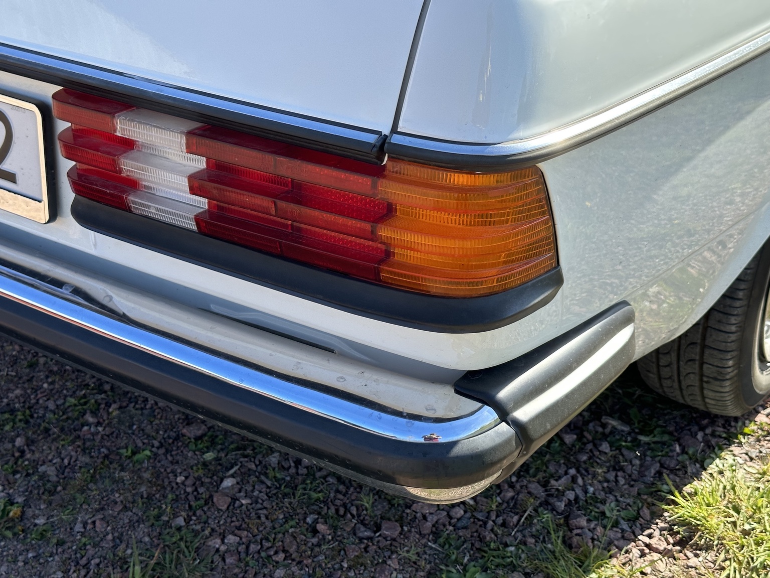 Exterior image of 1985 Mercedes-Benz 200