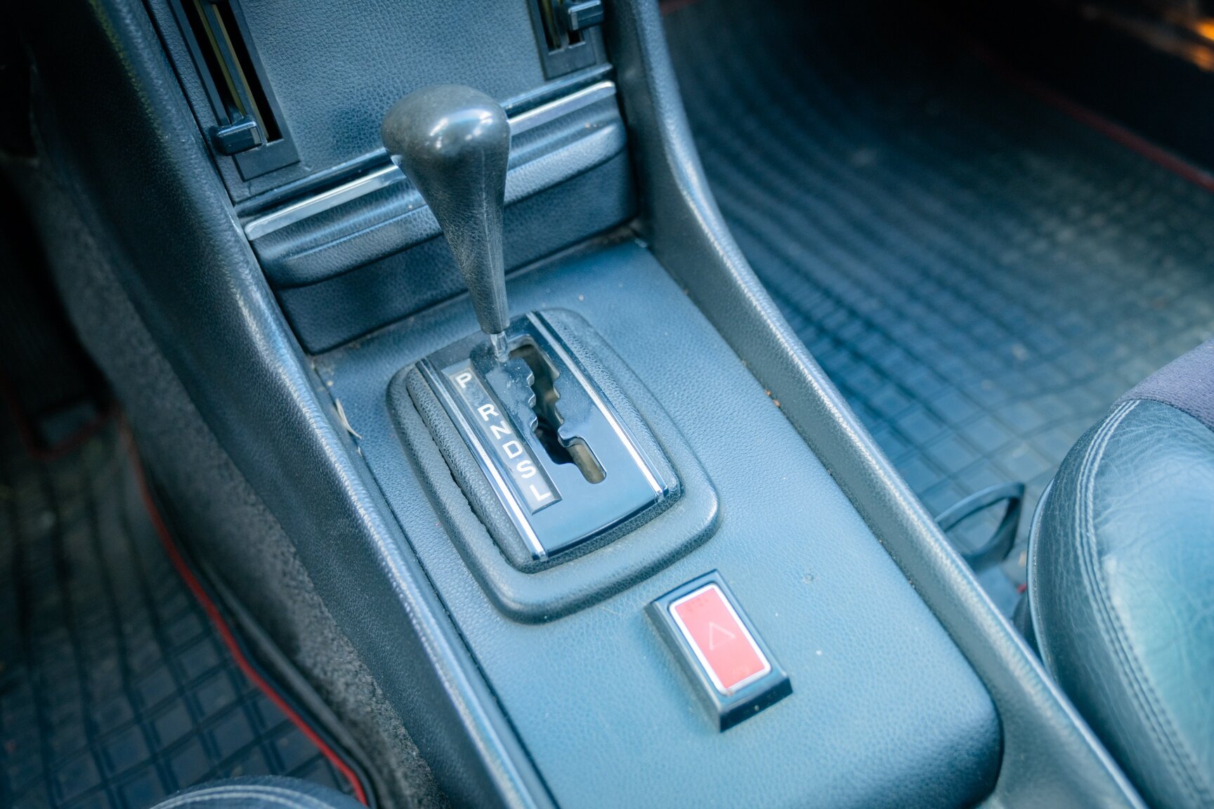 Interior image of 1975 Mercedes-Benz 350 SLC