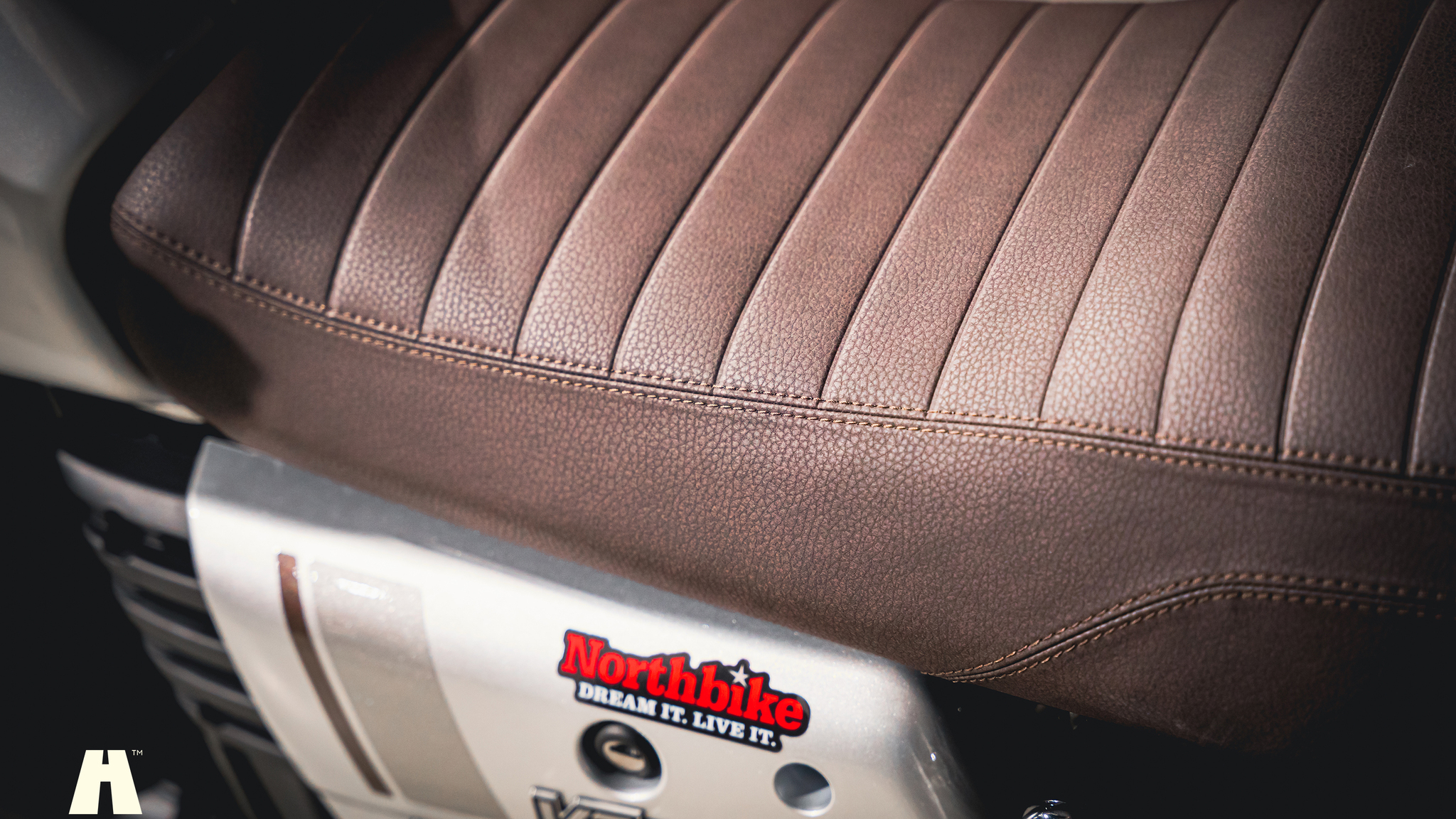 Exteriörbild på 2020 Moto Guzzi V7 III Special