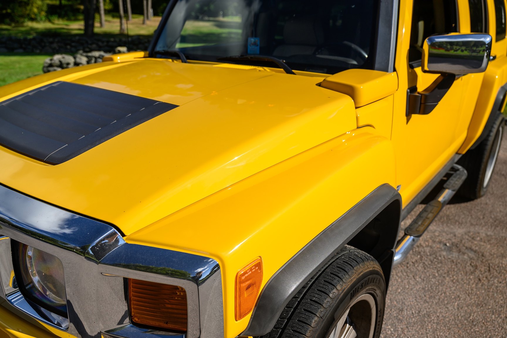 Exterior image of 2006 Hummer H3