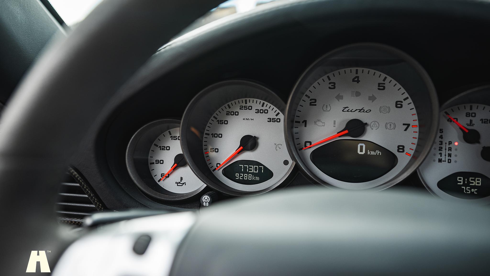 Innenraumfoto von 2007 Porsche 997 Turbo