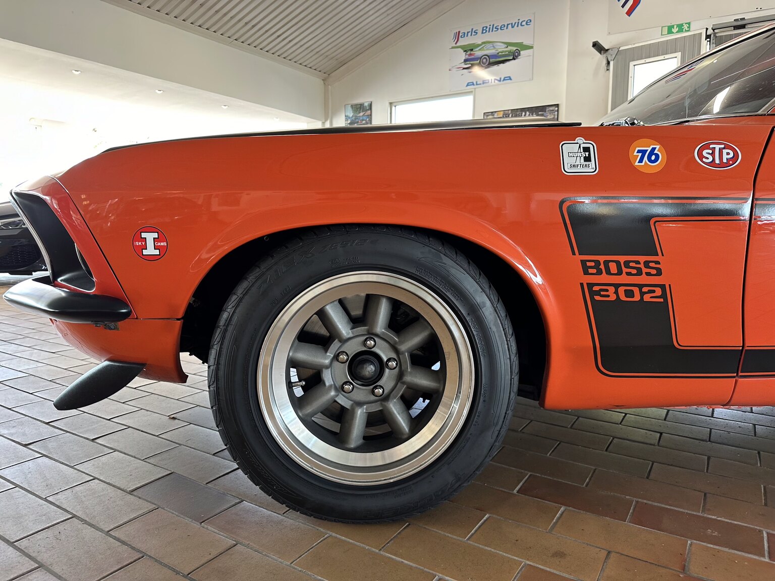 Exteriörbild på 1969 Ford Mustang Fastback Boss Race Car