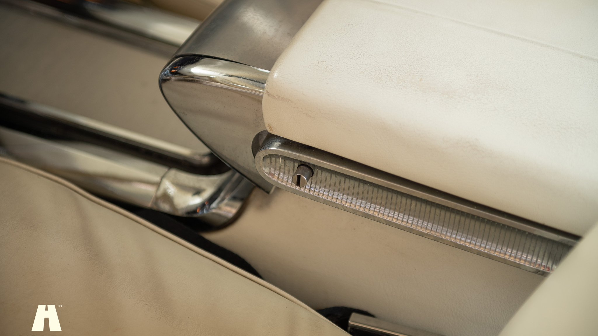 Interior image of 1964 Ford Thunderbird 6.4 HT (55)