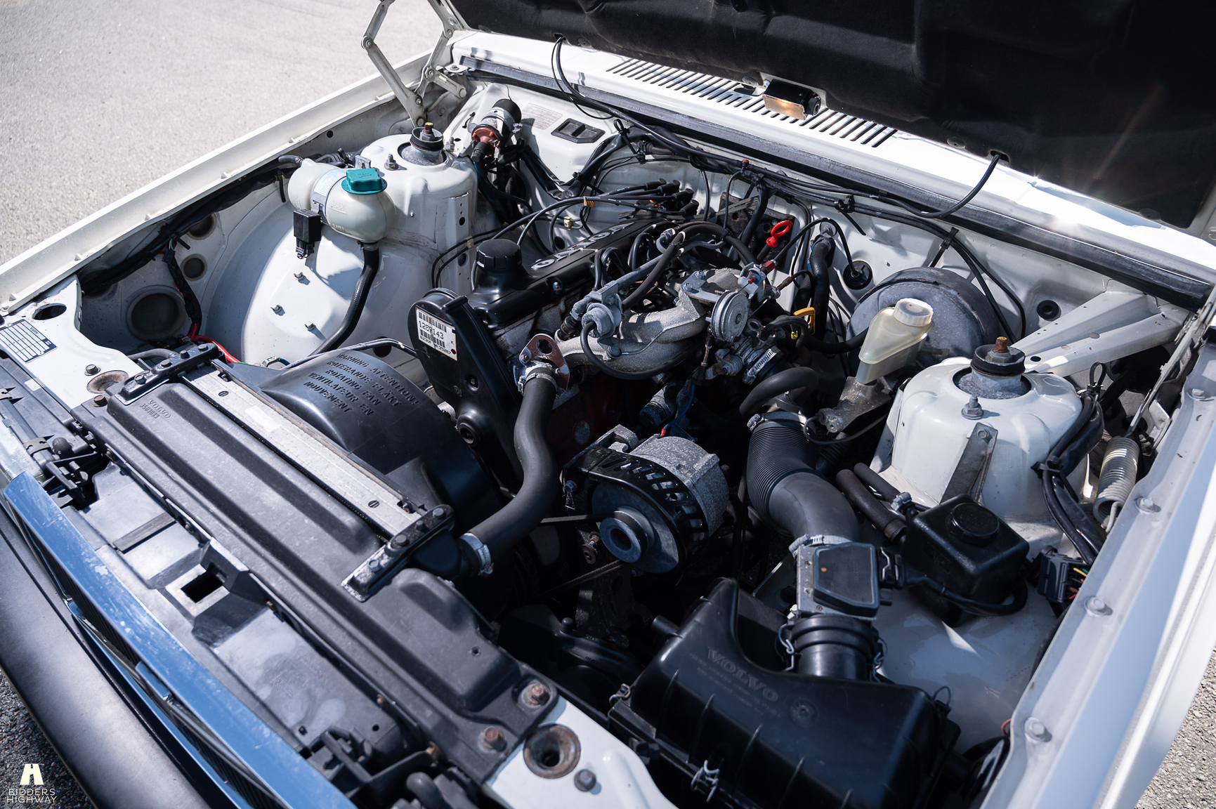 Image of 1988 Volvo 740 GL mechanics