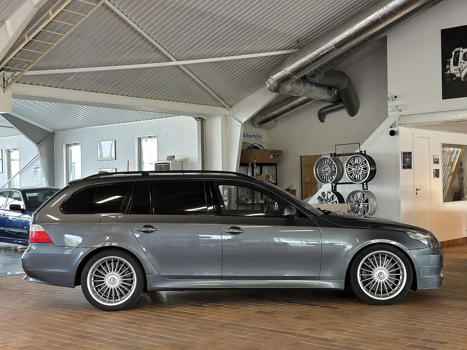 Exterior image of 2006 ALPINA B5 Touring (2)