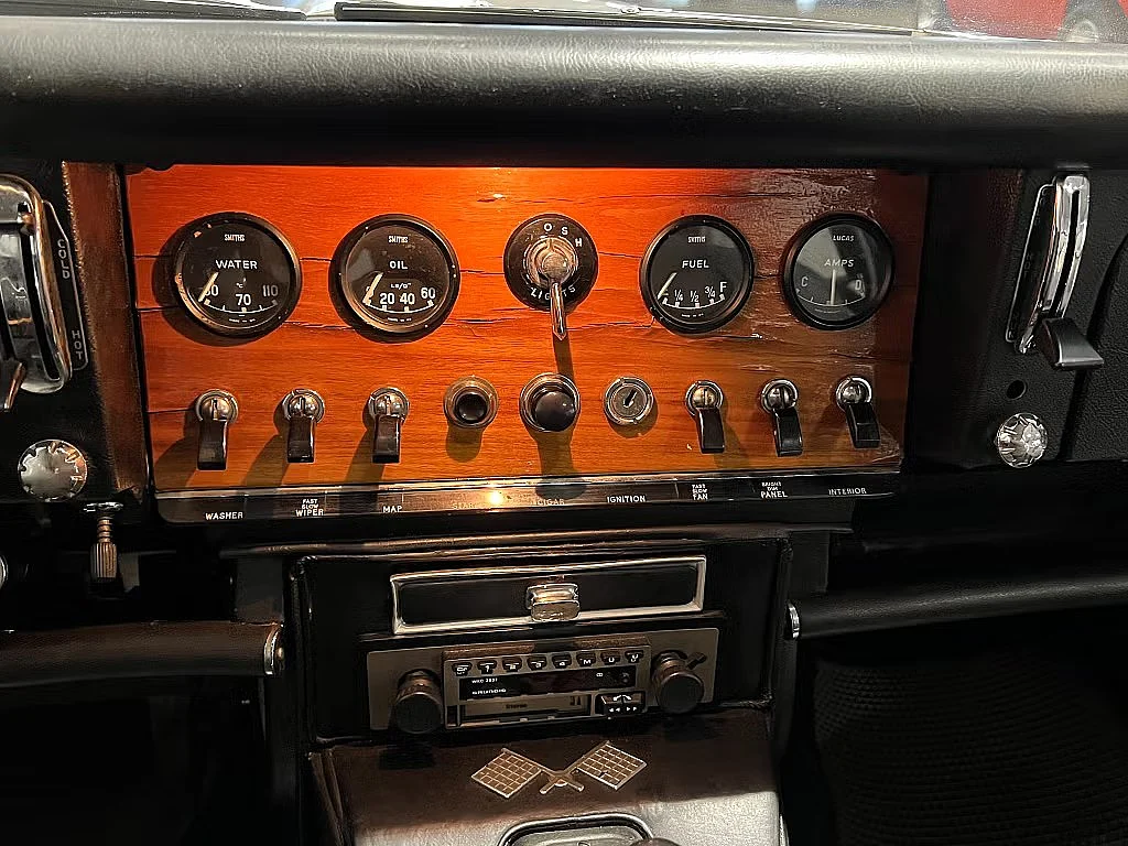 Interior image of 1967 Jaguar E-Type (3)