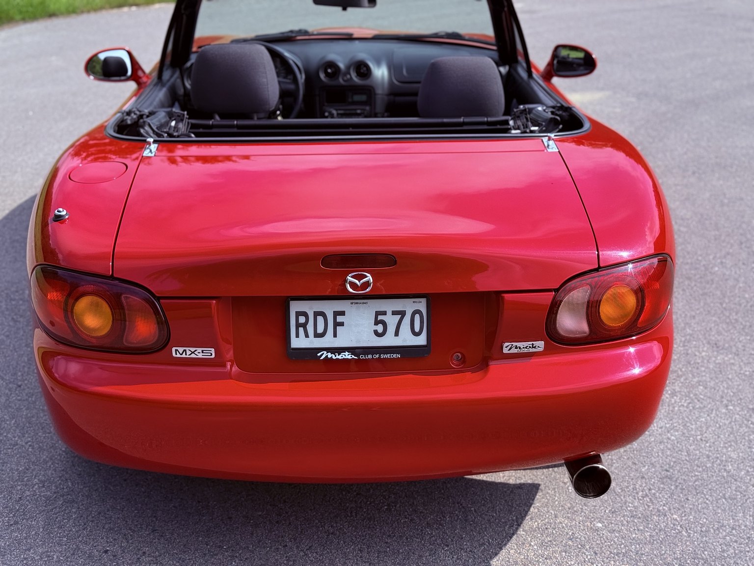 Exteriörbild på 1999 Mazda MX-5