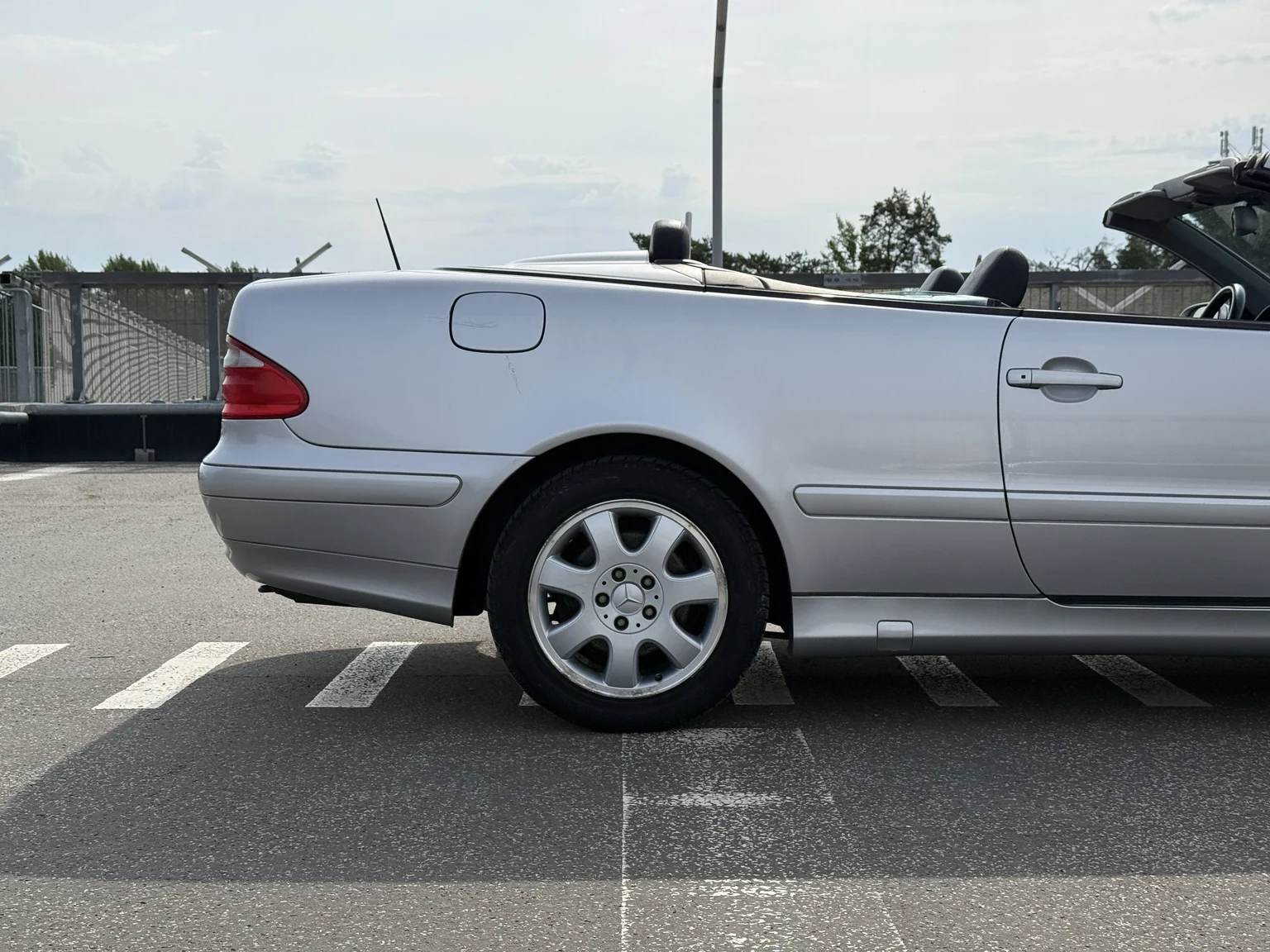 Aussenfoto 2001 MERCEDES-BENZ CLK 230 Kompressor Cabriolet (5)