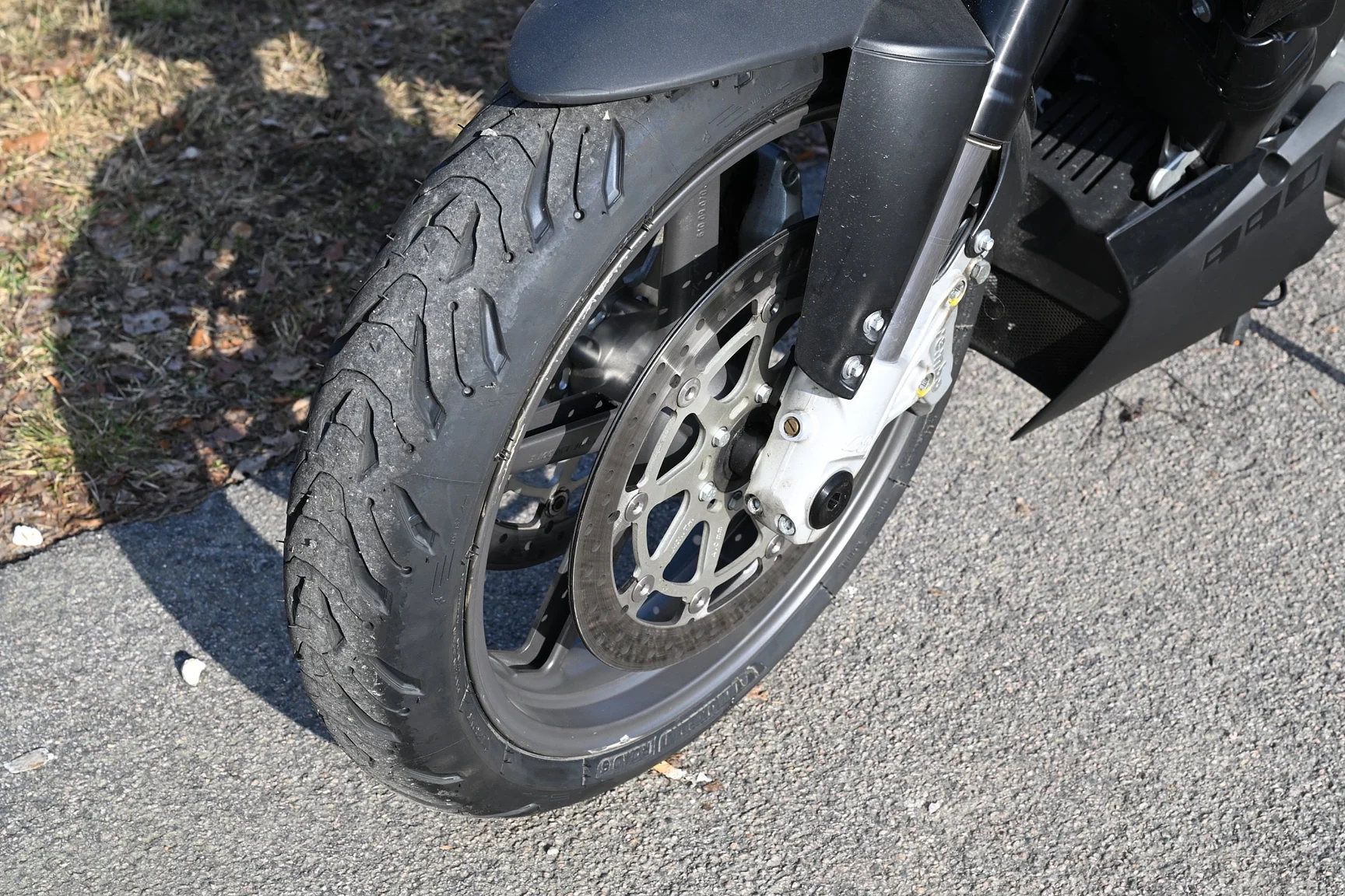 Exteriörbild på 2005 KTM 990 Super Duke (59)