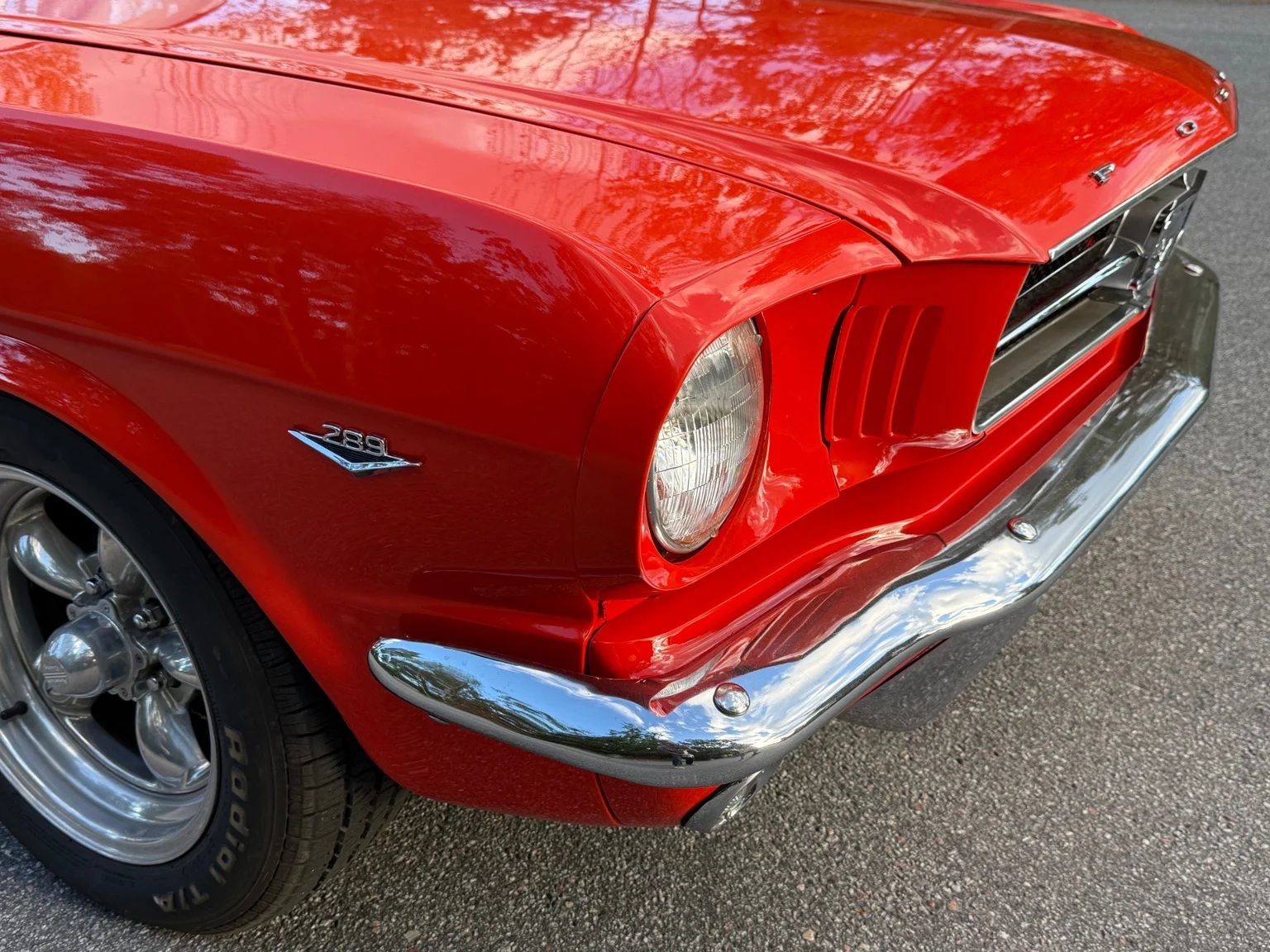 Exterior image of 1965 Ford Mustang Cabriolet (29)