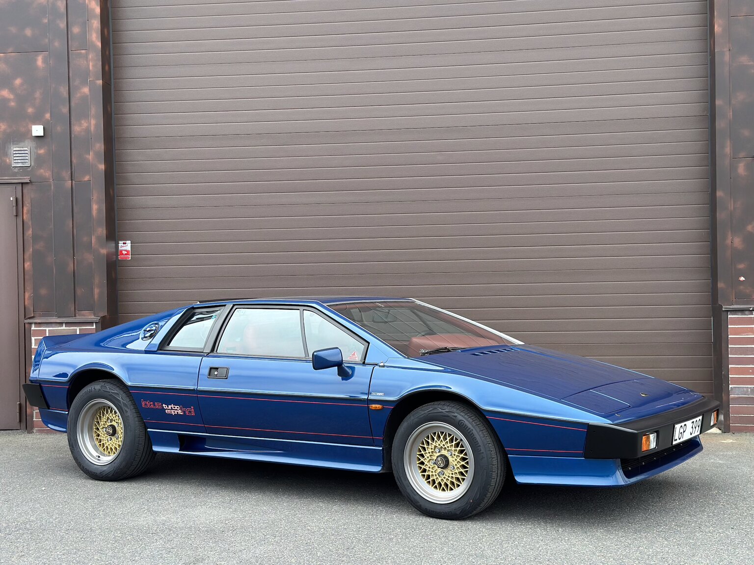 Exterior image of 1987 Lotus Esprit Turbo HCi (73)