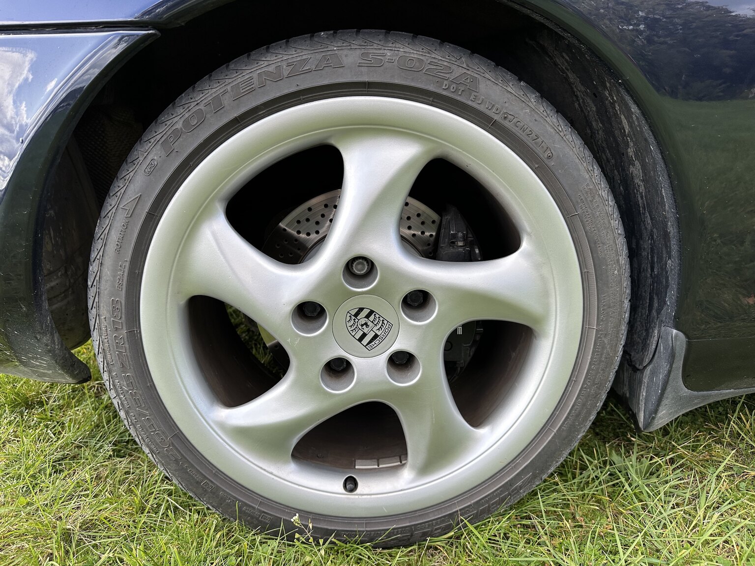 Exteriörbild på 1999 Porsche 911 Carrera