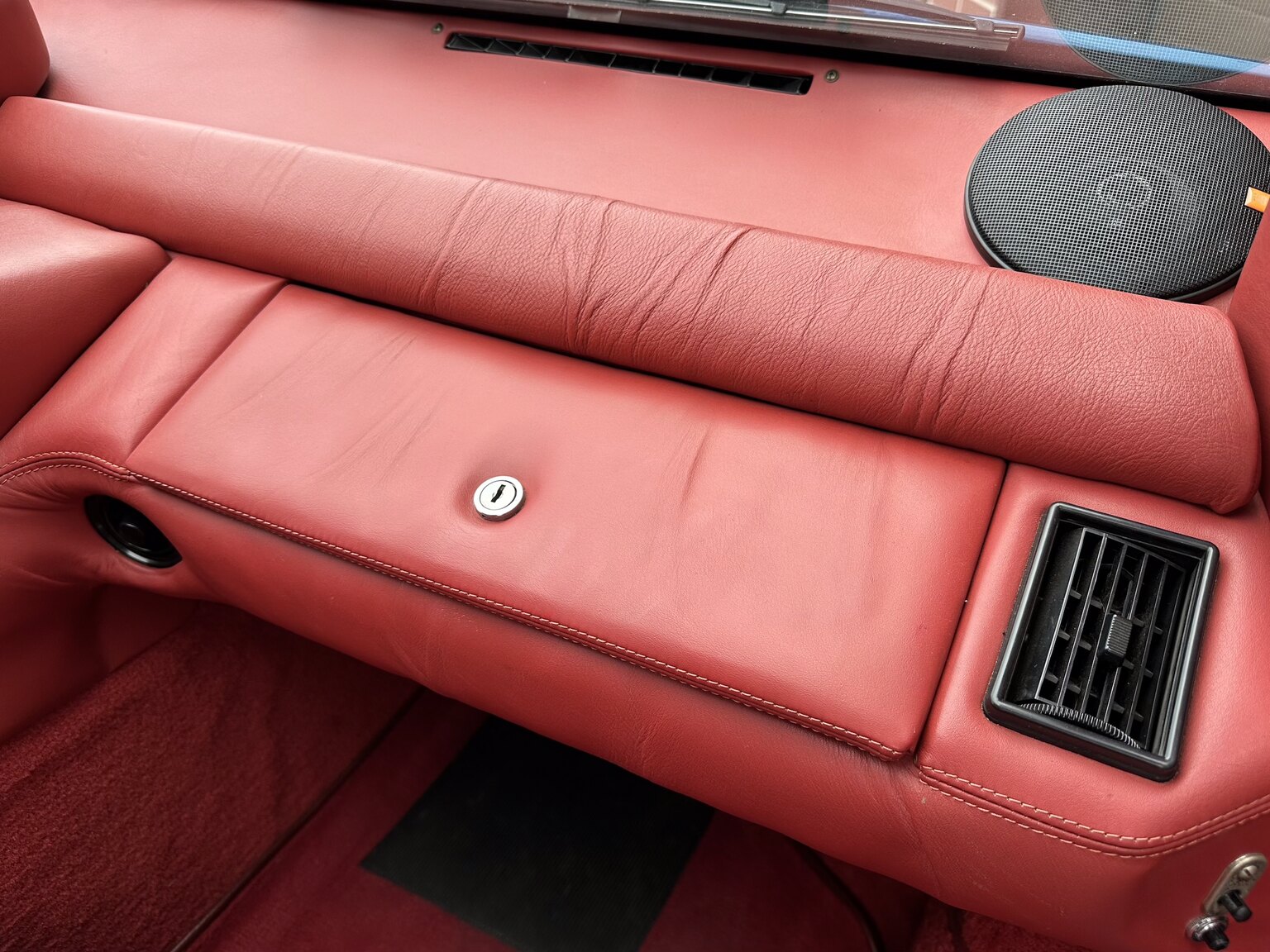 Innenraumfoto von 1987 Lotus Esprit Turbo HCi (31)